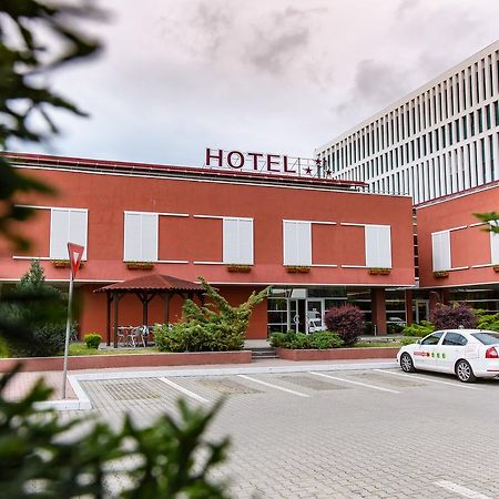 טימישוארה Hotel Torontal מראה חיצוני תמונה