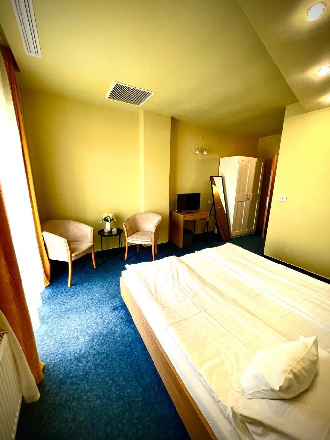 טימישוארה Hotel Torontal מראה חיצוני תמונה