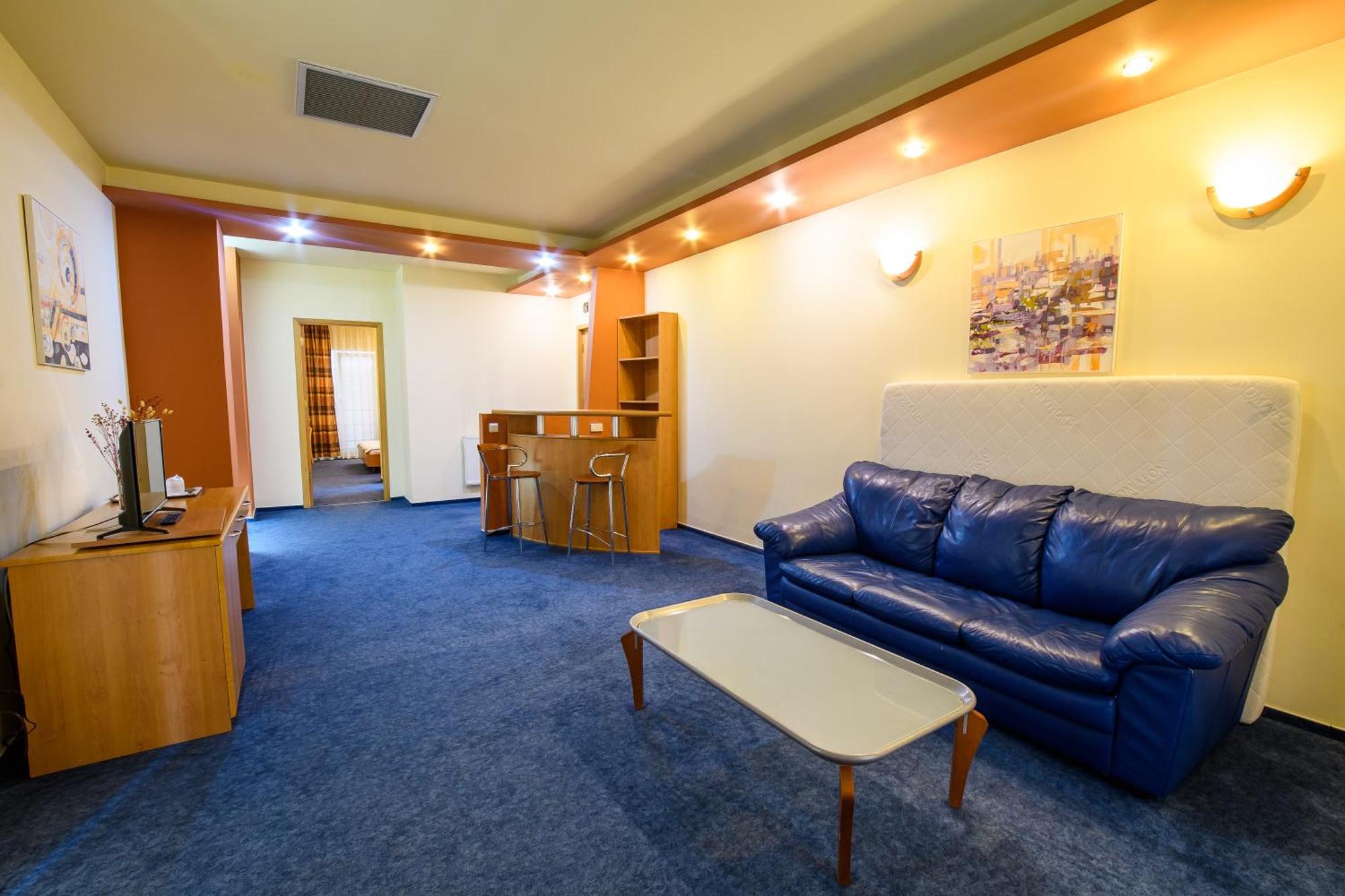טימישוארה Hotel Torontal מראה חיצוני תמונה
