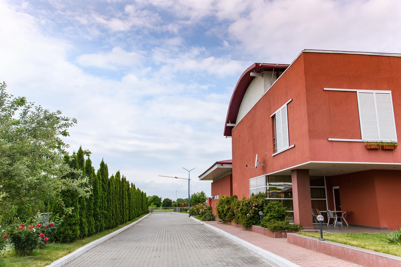 טימישוארה Hotel Torontal מראה חיצוני תמונה