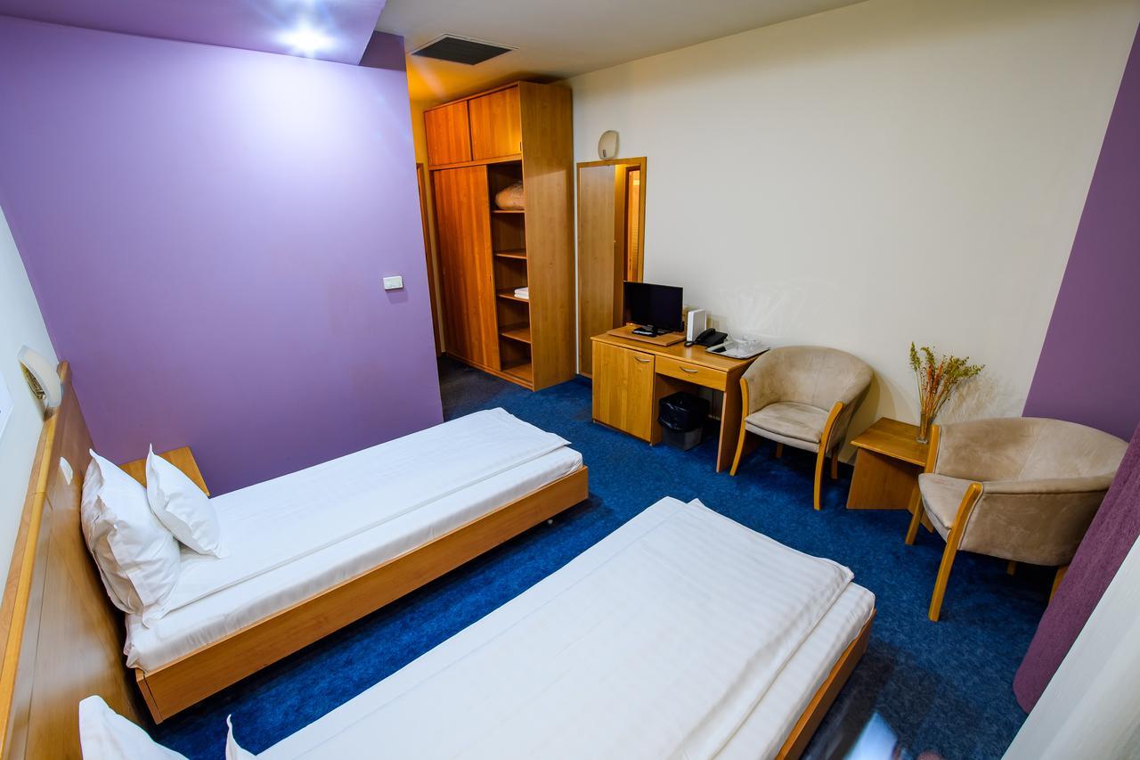 טימישוארה Hotel Torontal מראה חיצוני תמונה