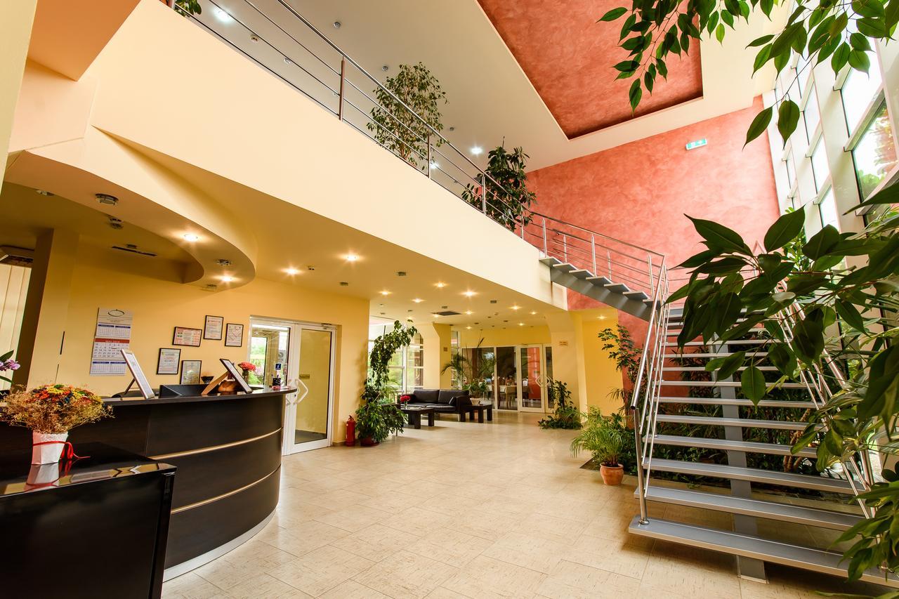 טימישוארה Hotel Torontal מראה חיצוני תמונה
