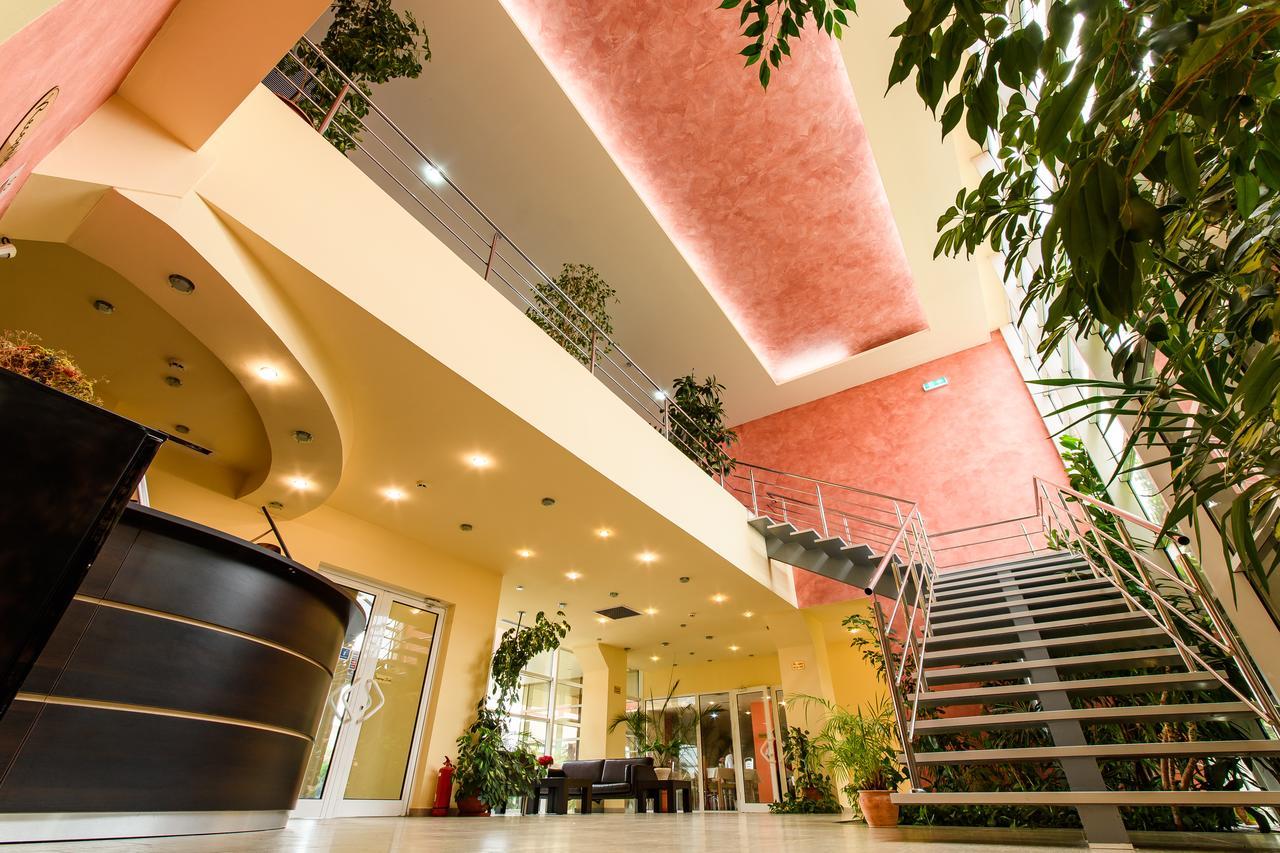 טימישוארה Hotel Torontal מראה חיצוני תמונה
