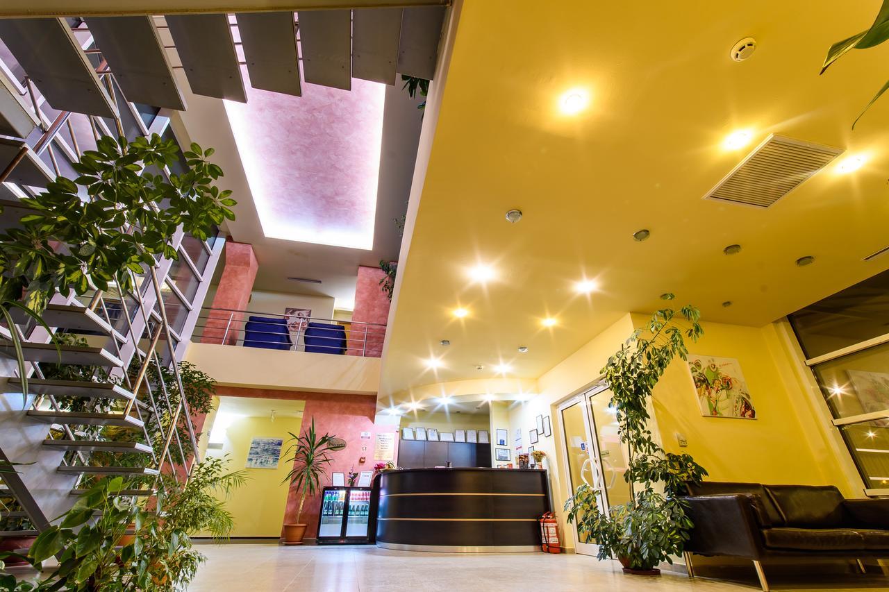 טימישוארה Hotel Torontal מראה חיצוני תמונה