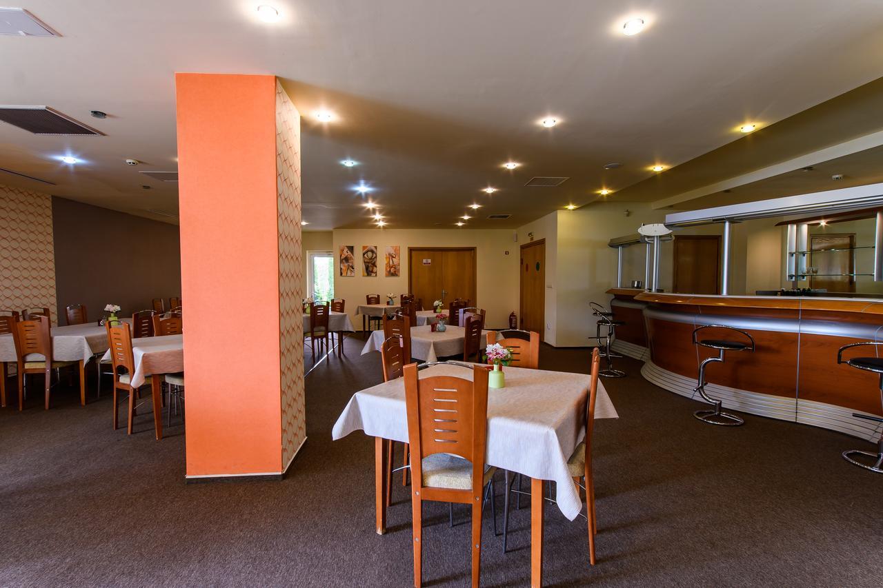 טימישוארה Hotel Torontal מראה חיצוני תמונה