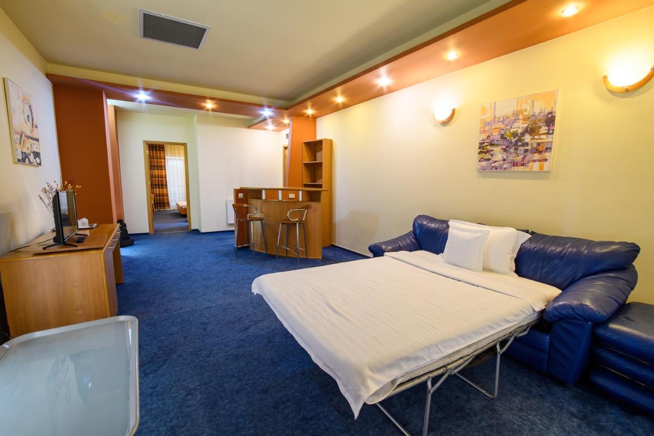 טימישוארה Hotel Torontal מראה חיצוני תמונה